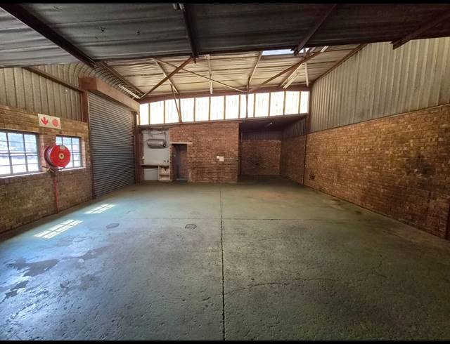 148M² WAREHOUSE TO LET IN WADEVILLE